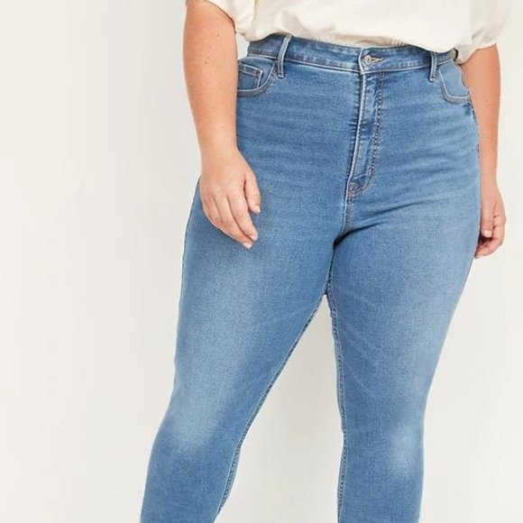 Old NavyExtra High-Waisted Rockstar 360° Stretch Super Skinny Medium-Wash Jeans - Picture 6 of 8